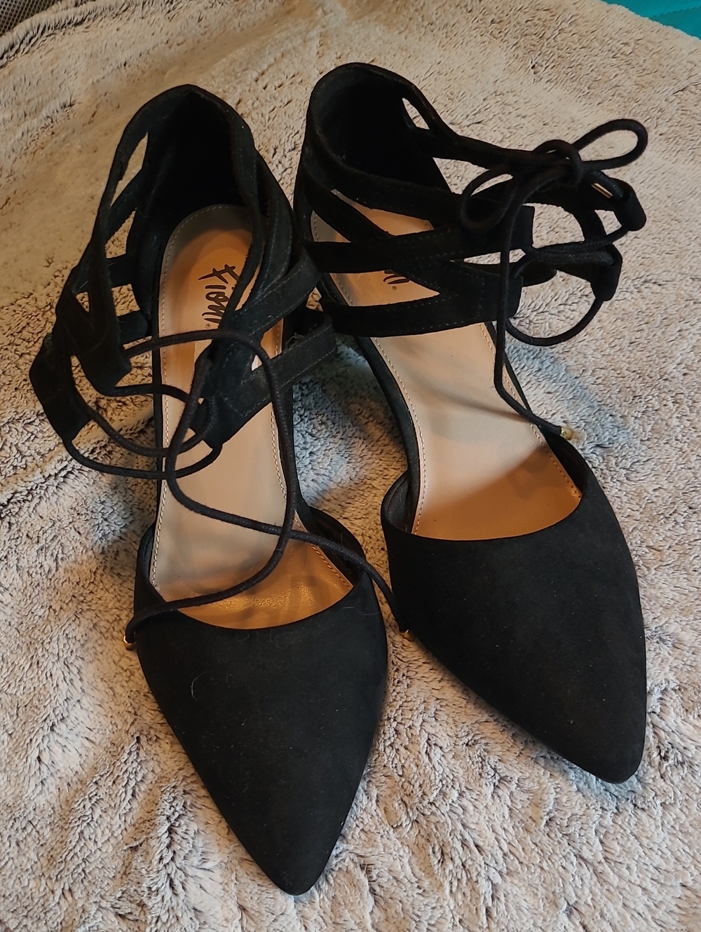 FIONI Clothing Black Pointed Lace-Up Heels